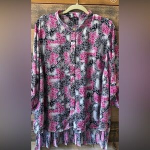 +Plus Moda Sheer Top - Hi Low Hem / Pleated Back - Size 2X